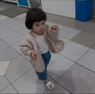 🚶‍♀-Sophia, Telegram Sticker