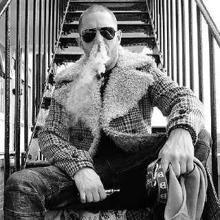 😎-Tom Hardy, Telegram Sticker